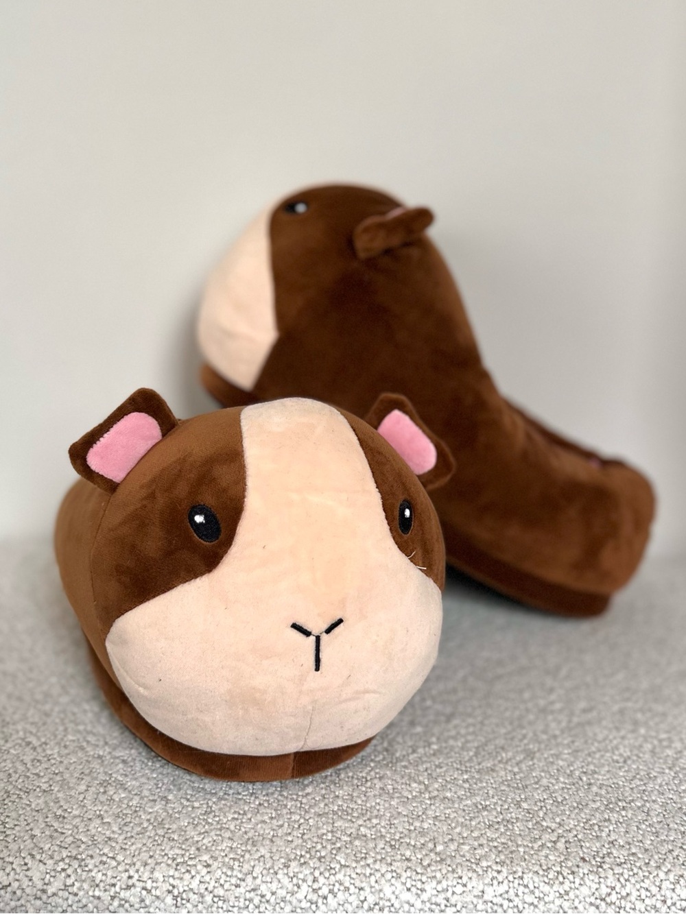 GuineaDad Ultra Plush Adorable Guinea Pig Slippers - Picture 7 of 10